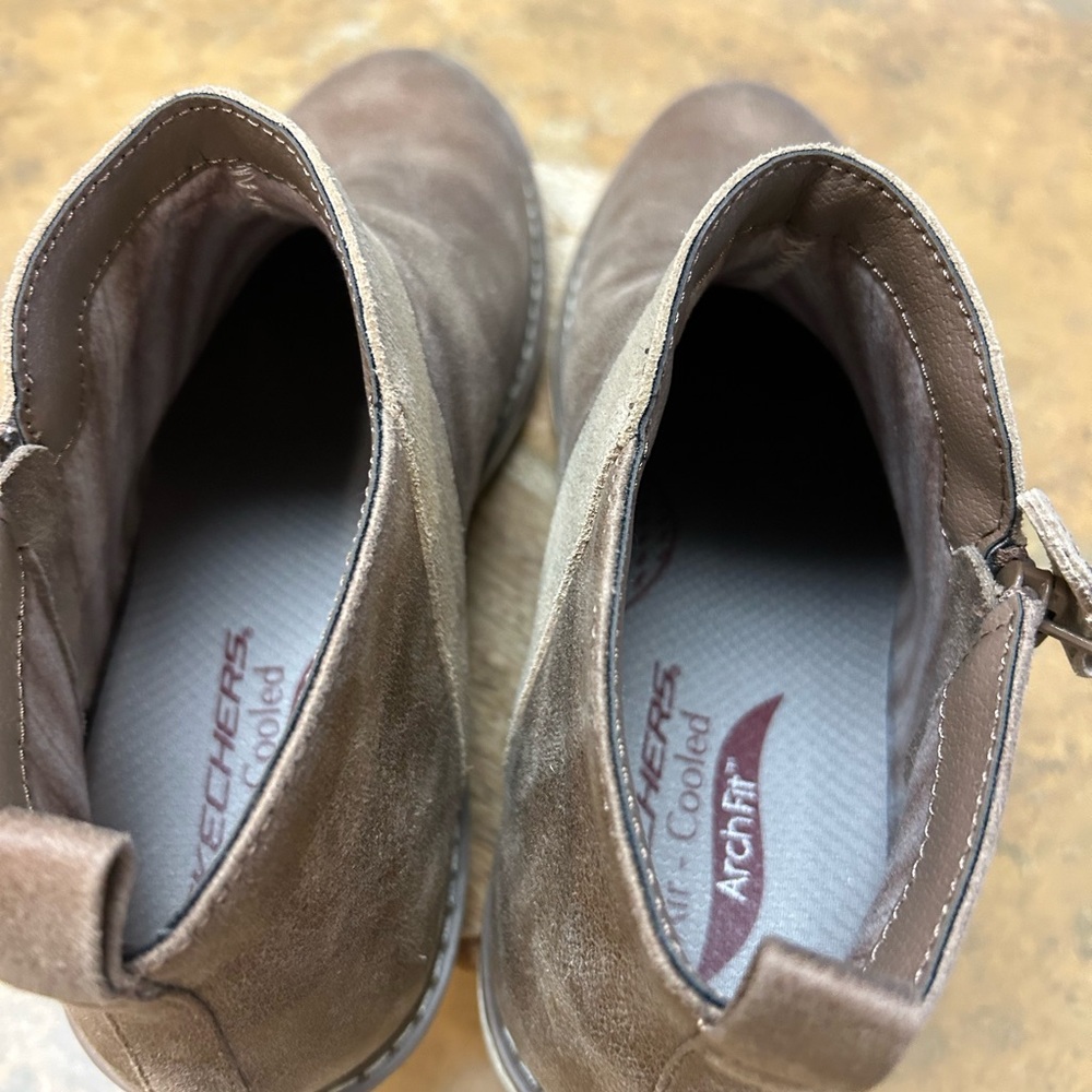 Skechers Arch Fit Mojave-Indefinate Ankle Boots - Picture 12 of 14